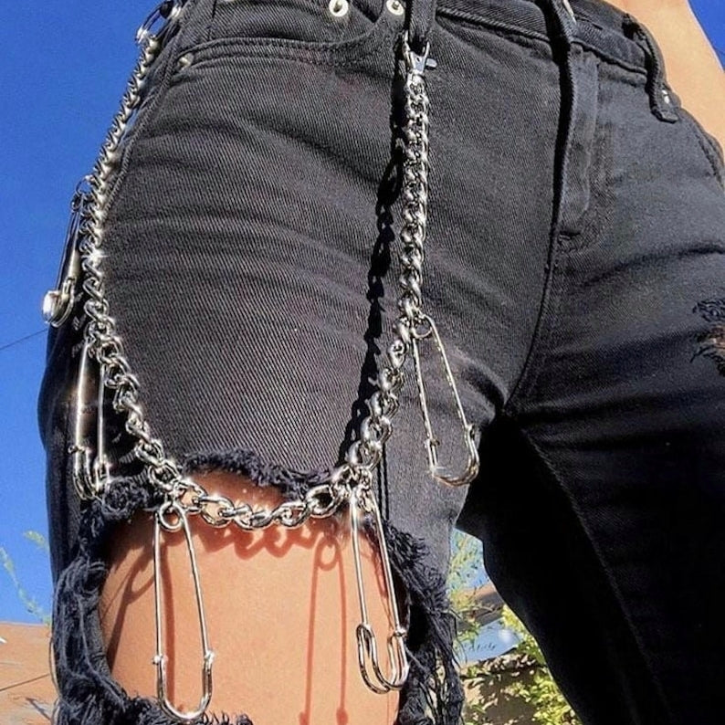 Jeans Chain – Edgy Pin